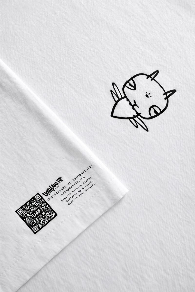 BW Crunky Bee by Charlie green | T-Shirt