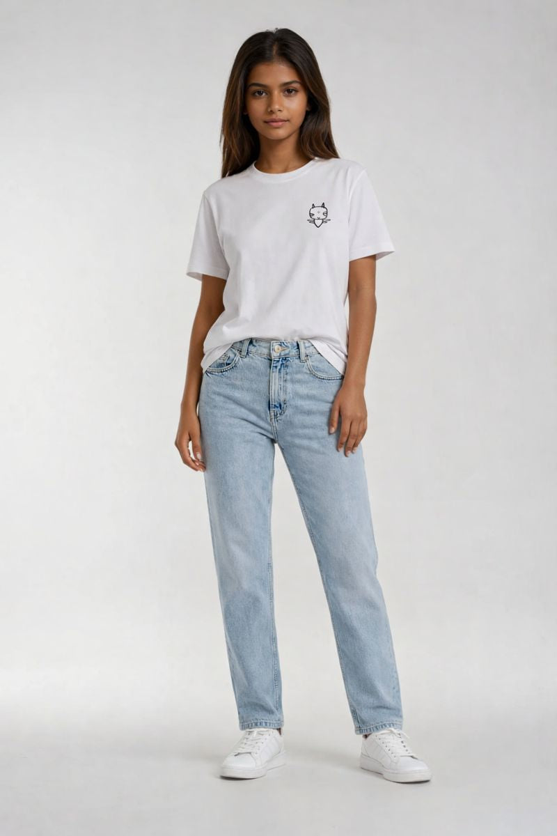 BW Crunky Bee by Charlie green | T-Shirt